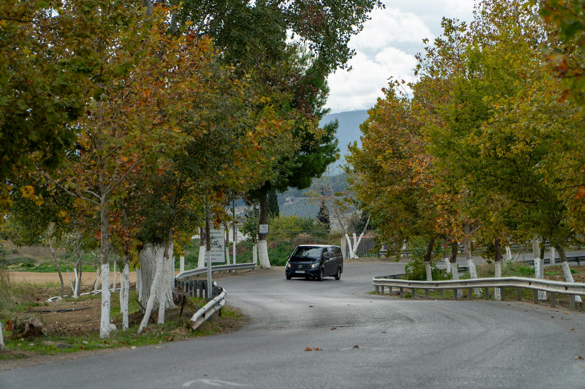 Greece mountain driving: Safety tips for winding roads & alpine routes